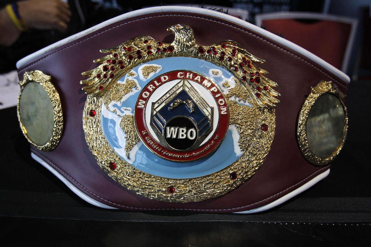 WBO дозволила Усику відкласти перемовини про бій з Паркером: яка причина 